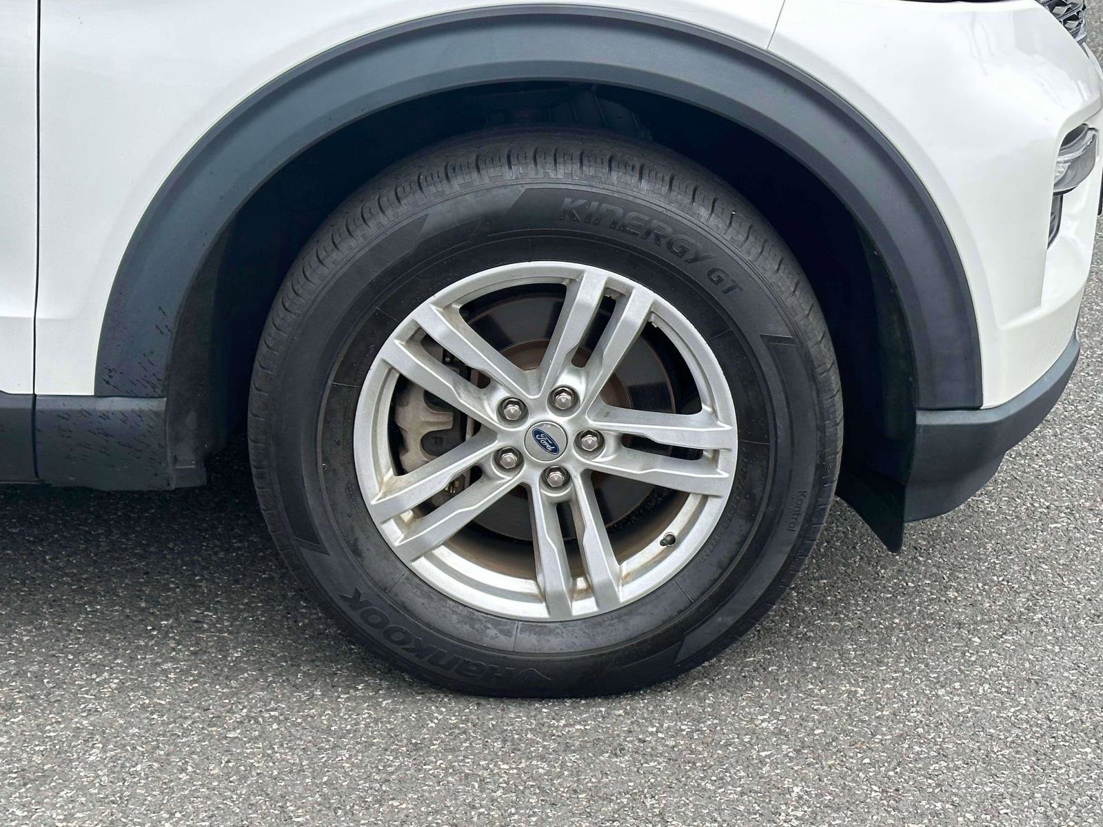 Used 2022 Ford Explorer XLT w/ Equipment Group 202A image 6