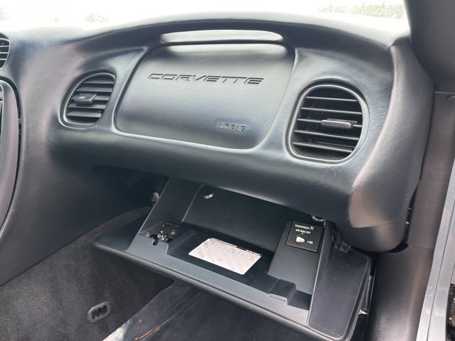 Used 2004 Chevrolet Corvette Coupe w/ Roof Package image 44