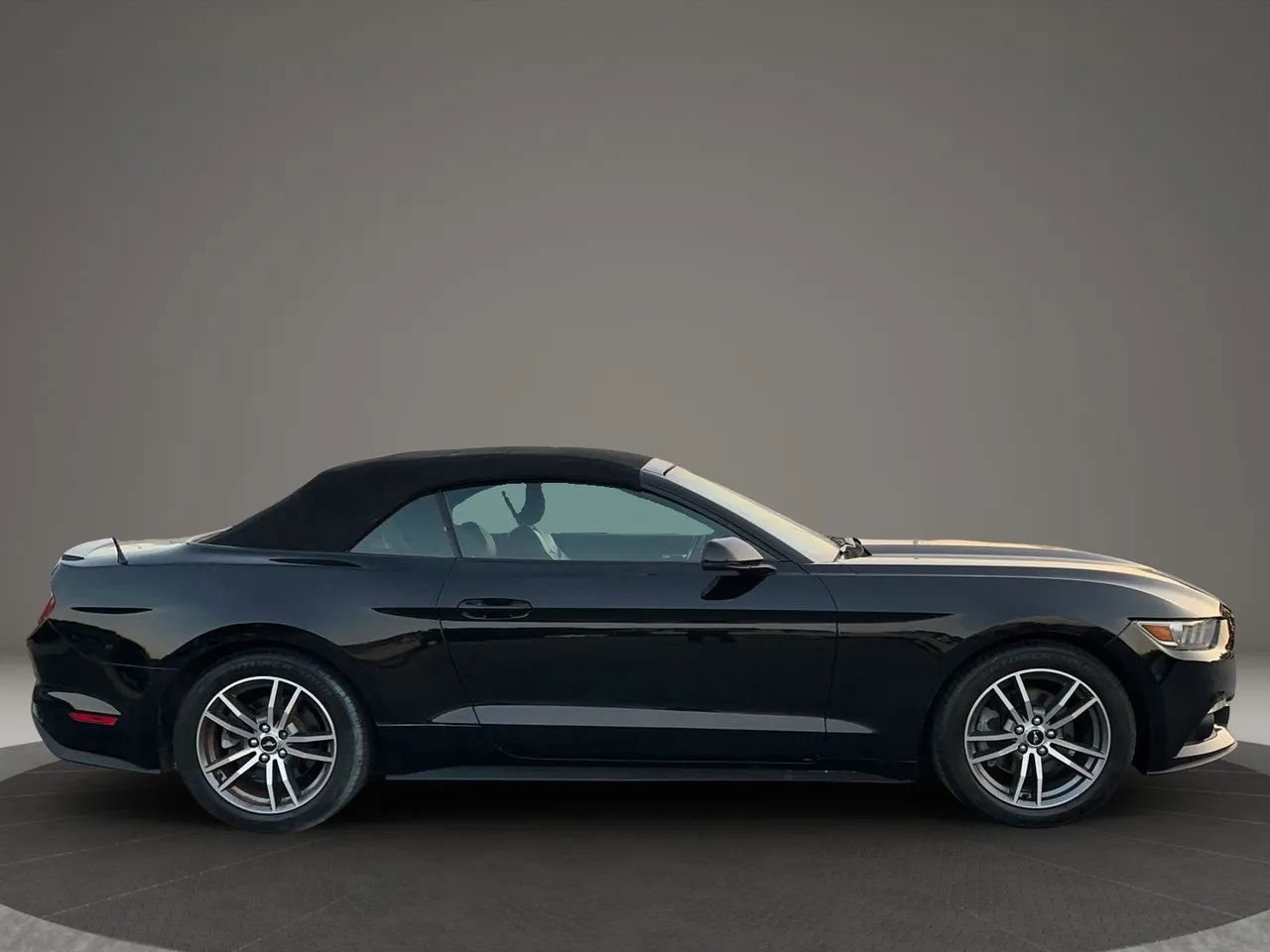 Used 2015 Ford Mustang Premium RWD image 8