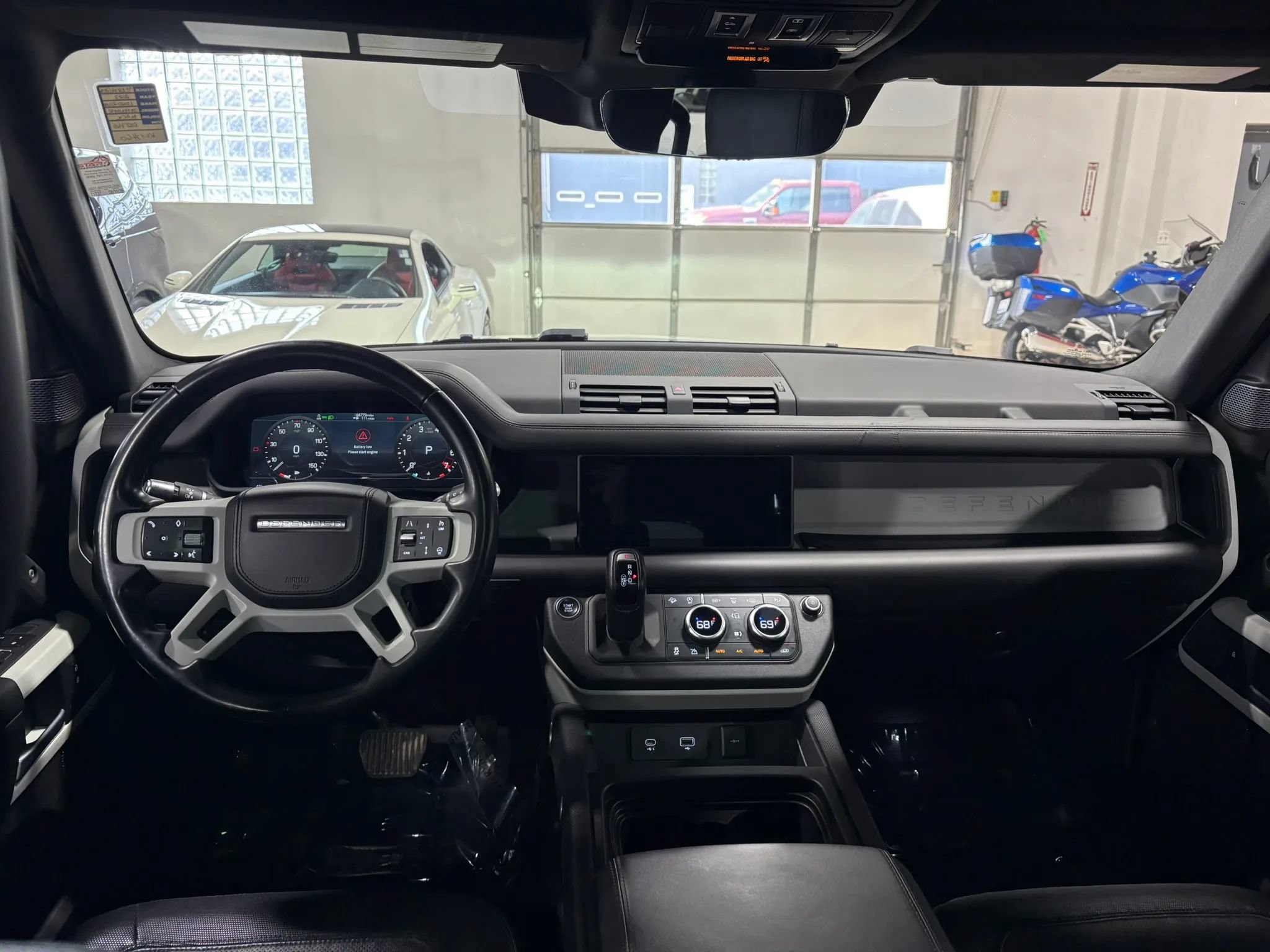 Used 2022 Land Rover Defender 110 X-Dynamic HSE AWD/4WD image 2