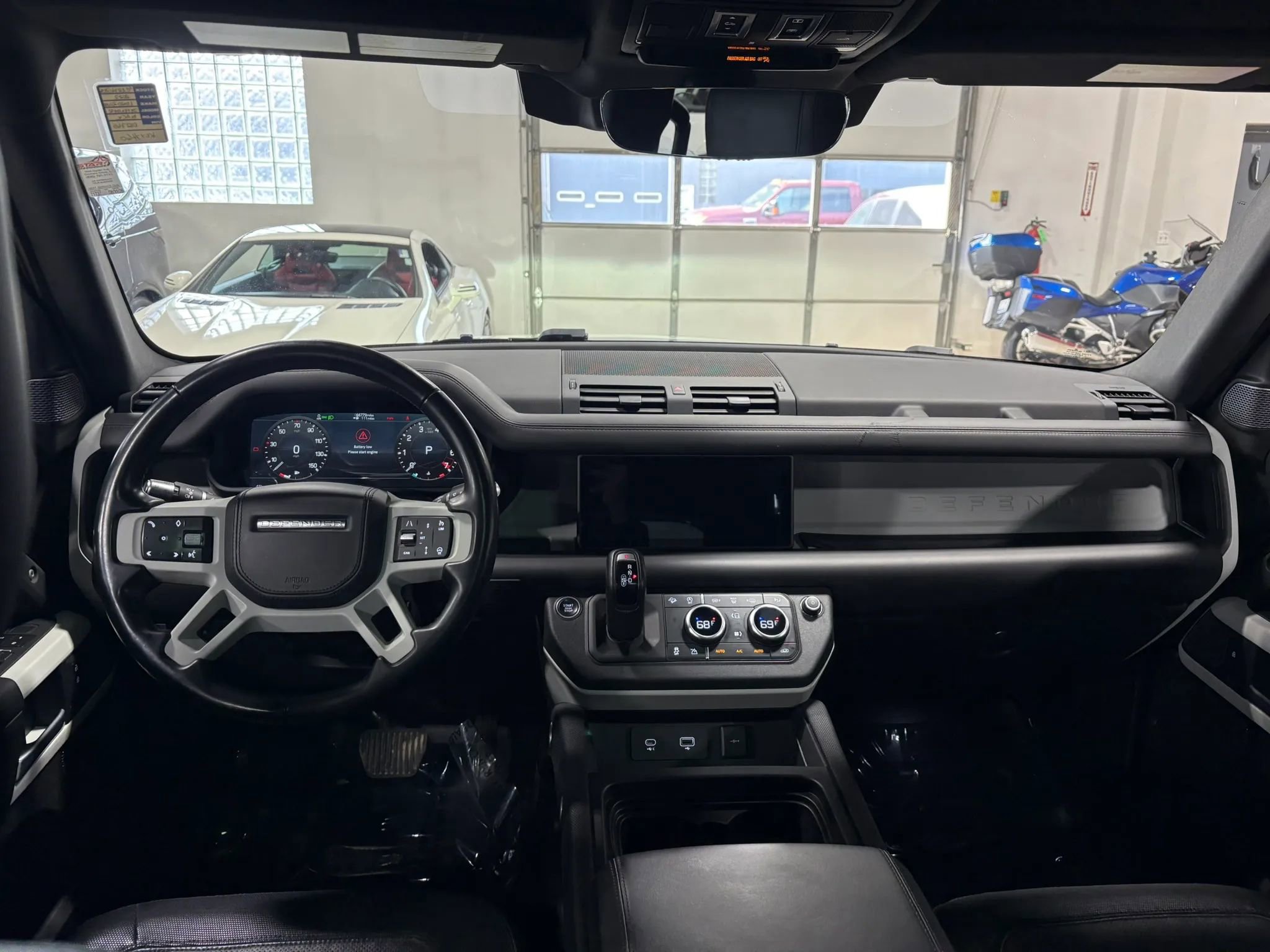 Used 2022 Land Rover Defender 110 X-Dynamic HSE AWD/4WD image 2