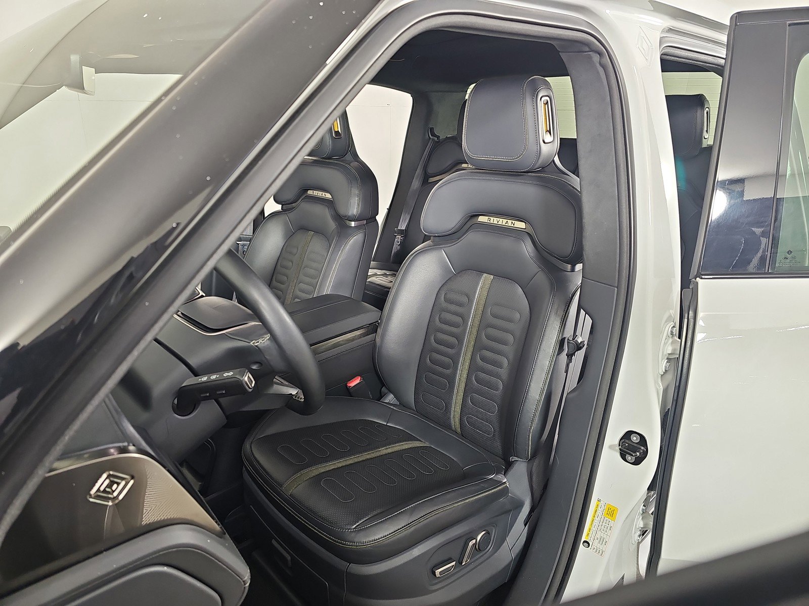 Used 2022 Rivian R1T Launch Edition image 20