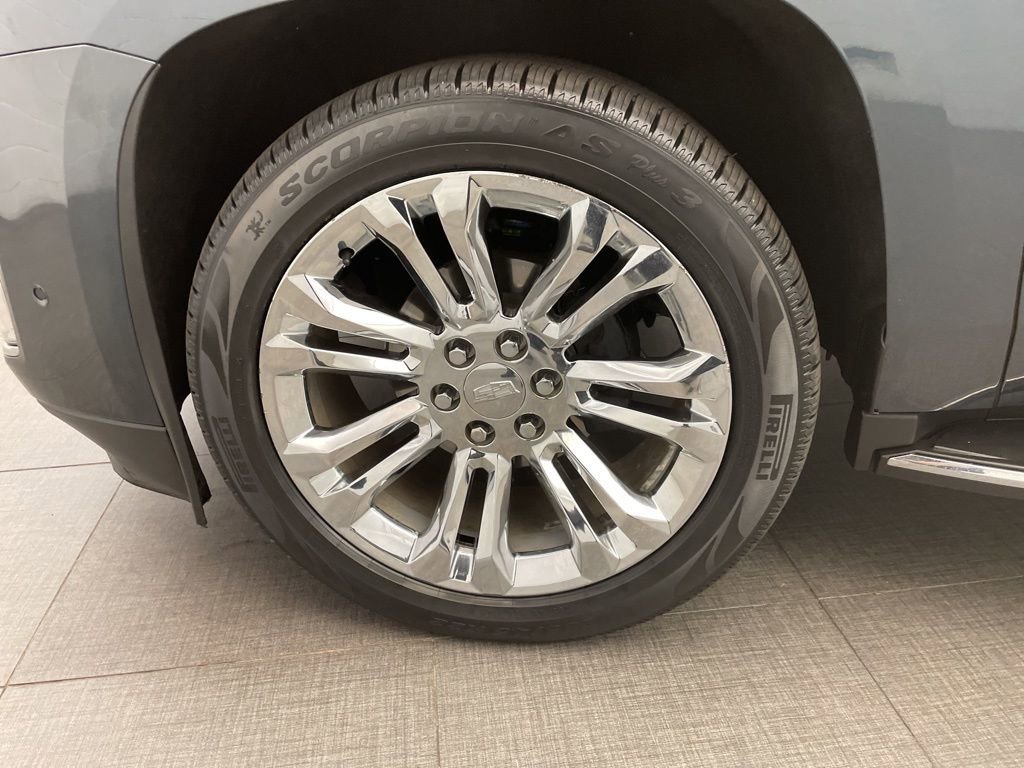 Used 2020 Cadillac Escalade Luxury w/ LPO, Radiant Package AWD/4WD image 10