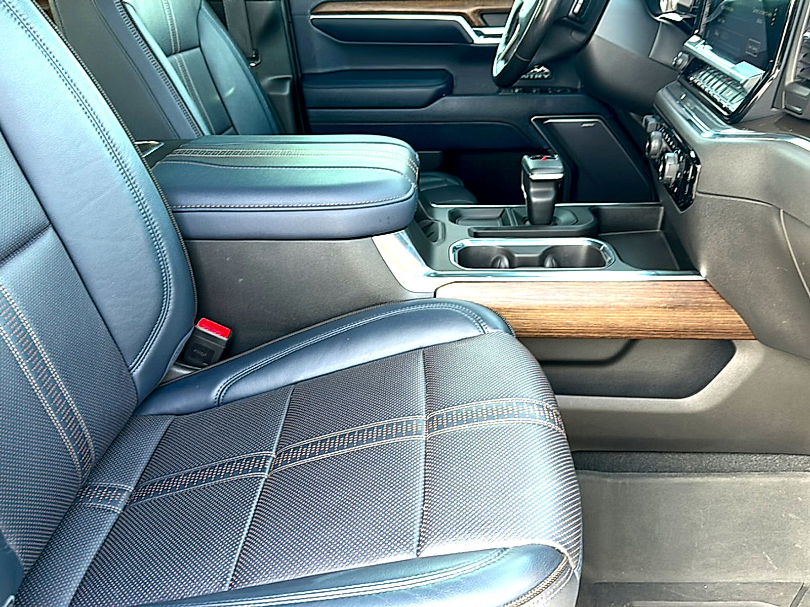 Used 2023 Chevrolet Silverado 1500 High Country w/ Technology Package image 22