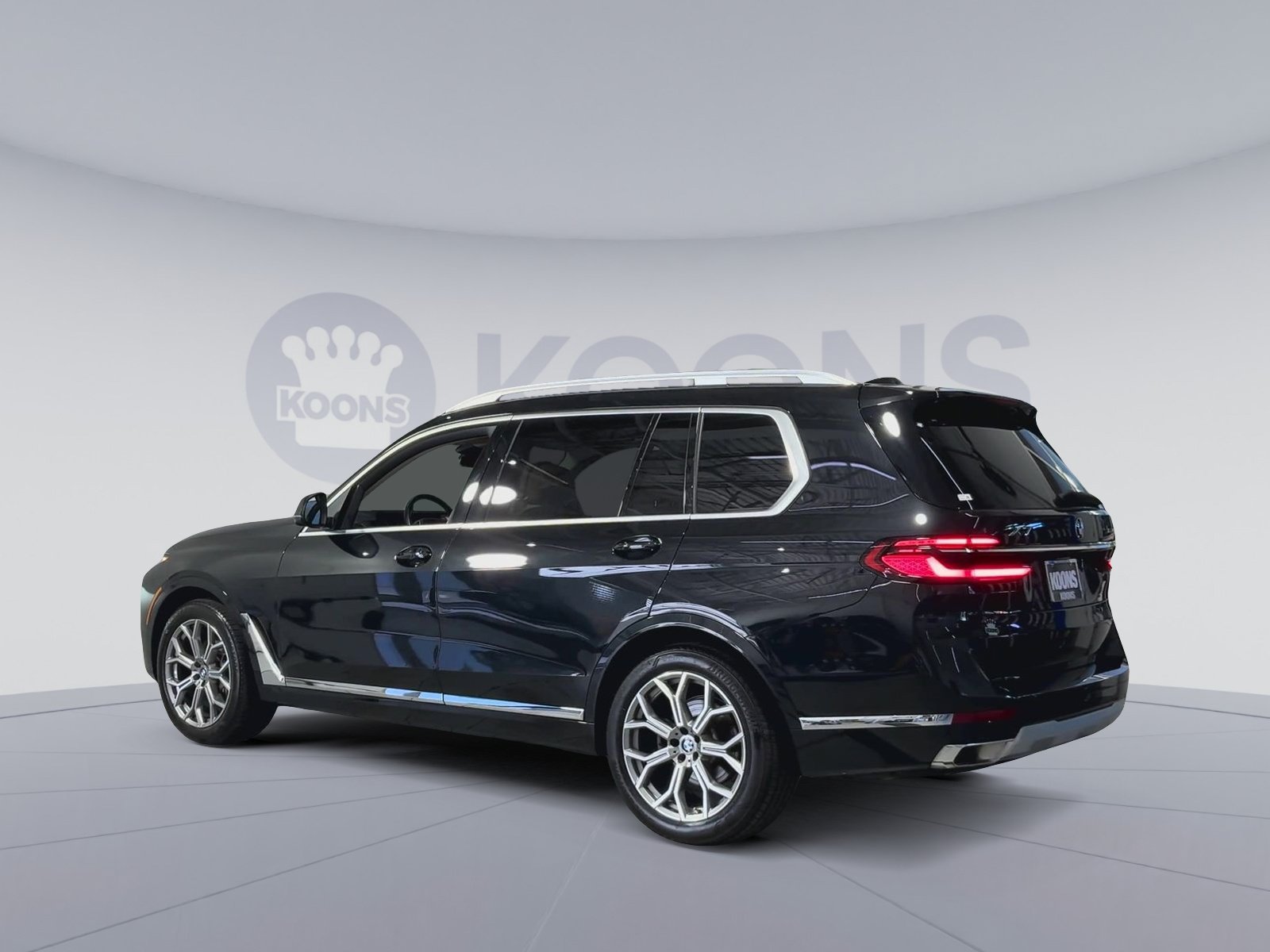 Used 2024 BMW X7 xDrive40i w/ Premium Package AWD/4WD image 8