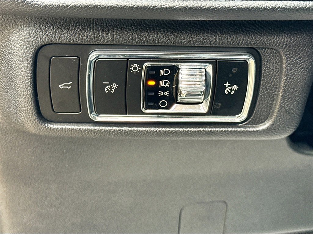 Used 2024 Lincoln Corsair Reserve image 11