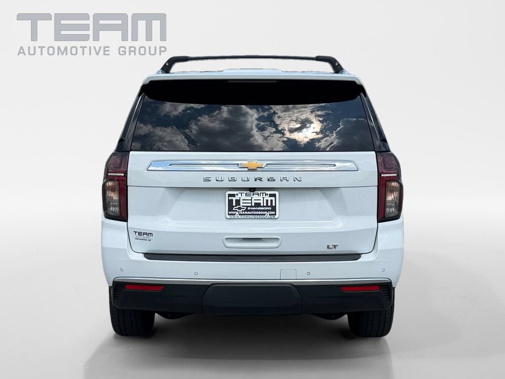 Used 2022 Chevrolet Suburban LT w/ Luxury Package AWD/4WD image 6