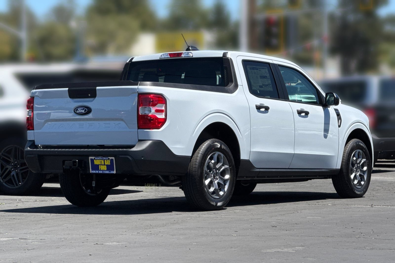 New 2026 Ford Maverick XLT w/ XLT Luxury Package FWD image 3