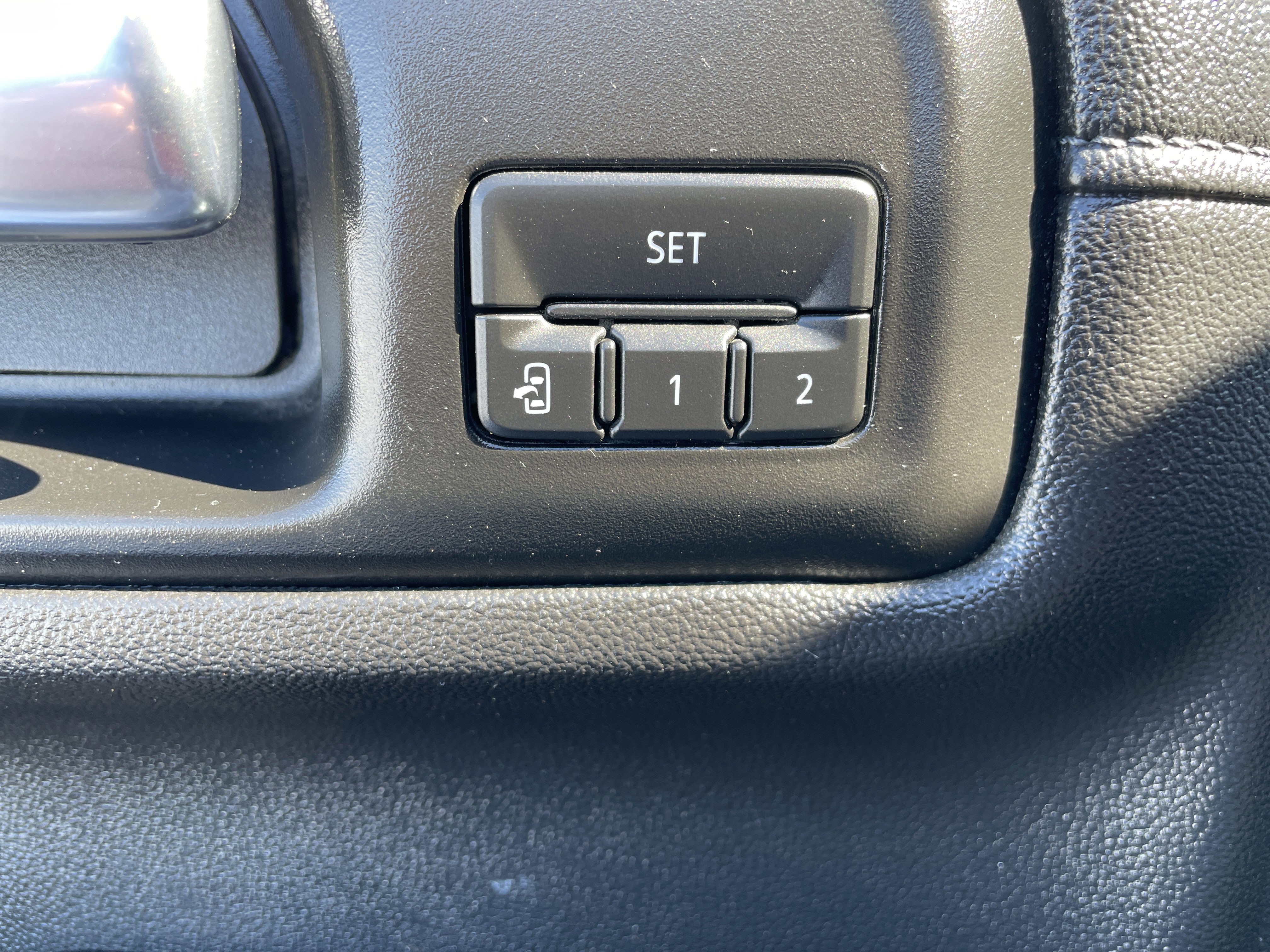 Used 2021 Chevrolet Silverado 3500 LTZ w/ LTZ Premium Package image 32