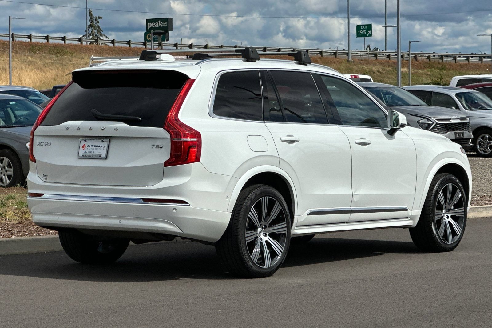 Used 2025 Volvo XC90 T8 Ultra w/ Protection Package Premier AWD/4WD image 3
