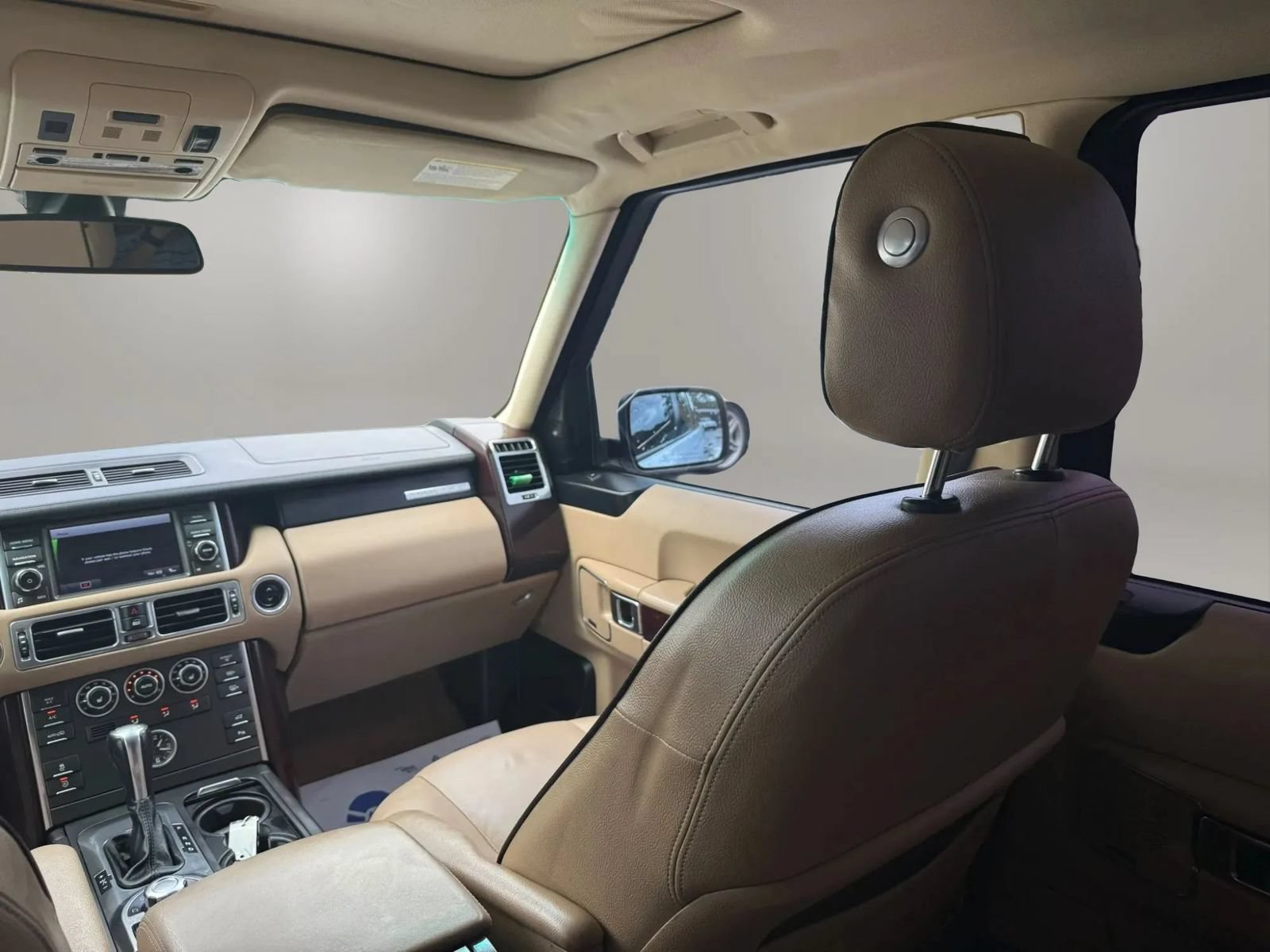 Used 2011 Land Rover Range Rover HSE AWD/4WD image 32