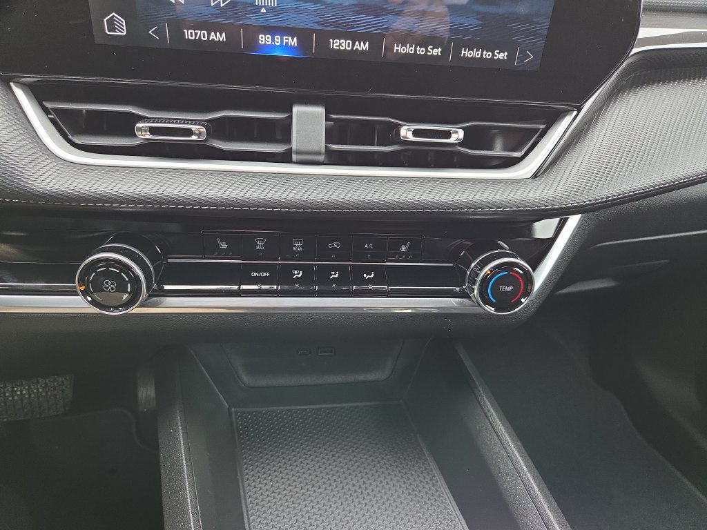 Certified 2025 Chevrolet Equinox LT w/ Safety and Technology Package AWD/4WD image 18