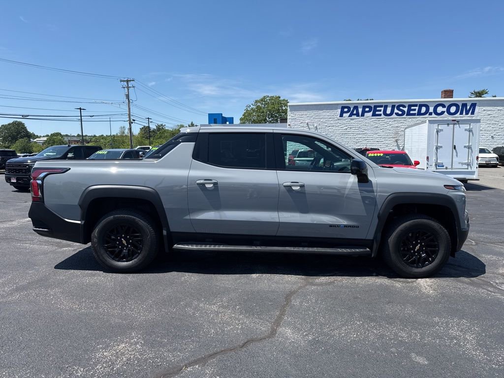 Used 2025 Chevrolet Silverado EV LT image 2