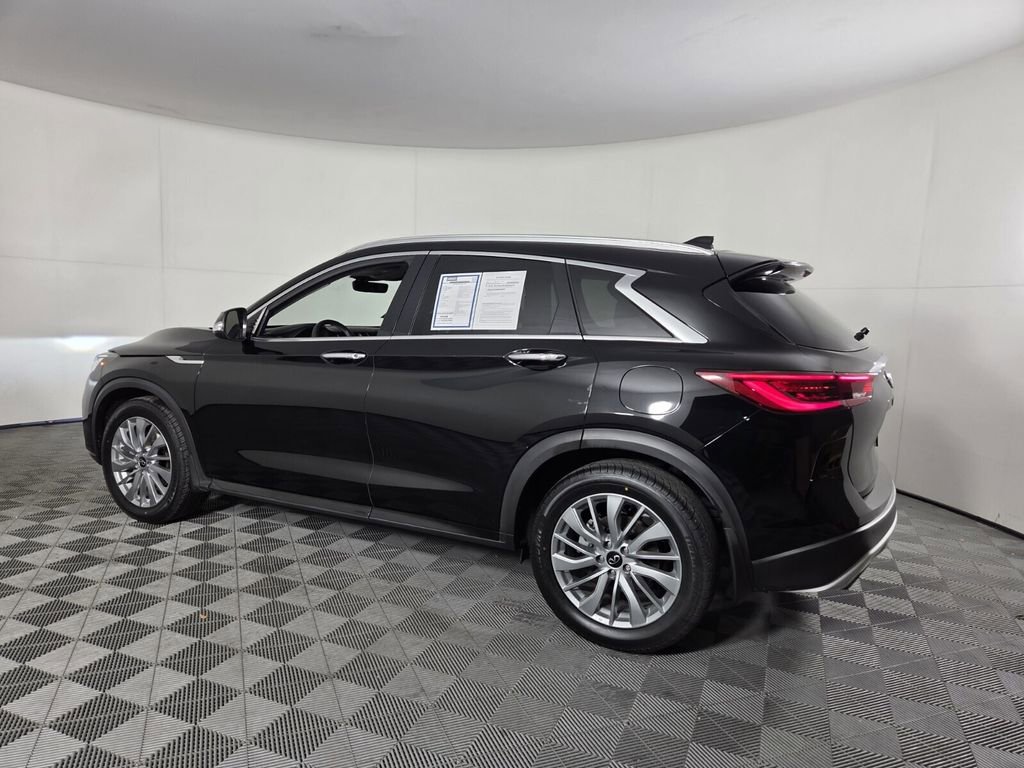 Used 2023 INFINITI QX50 Luxe image 8