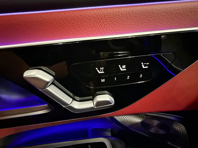 Used 2024 Mercedes-Benz CLE 300 4MATIC Cabriolet image 22