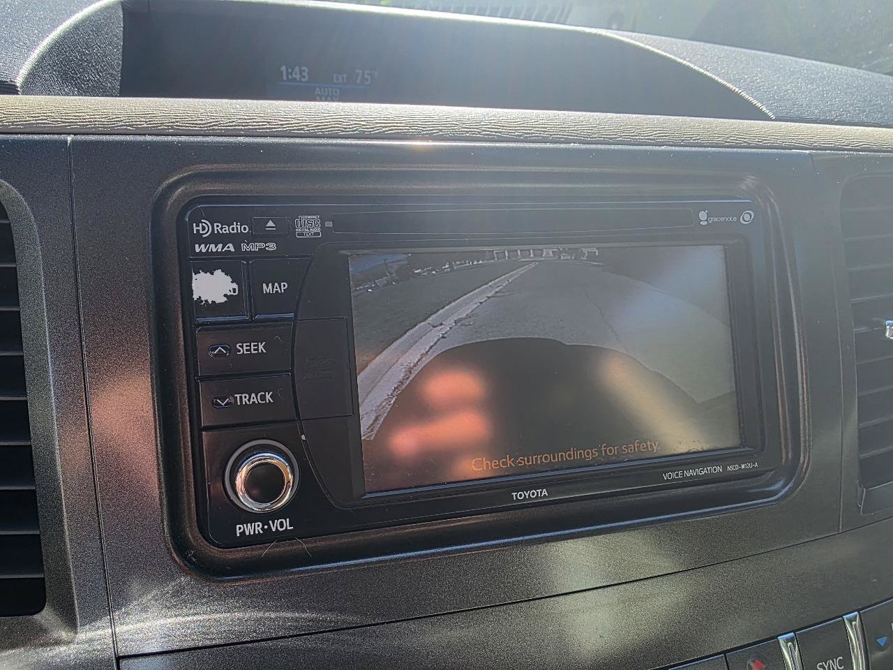 Used 2012 Toyota Sienna XLE FWD image 18