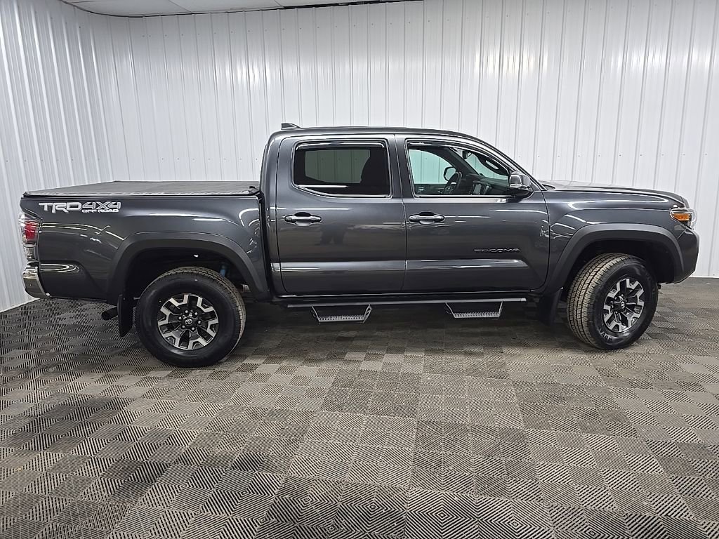 Used 2022 Toyota Tacoma TRD Off-Road AWD/4WD image 2