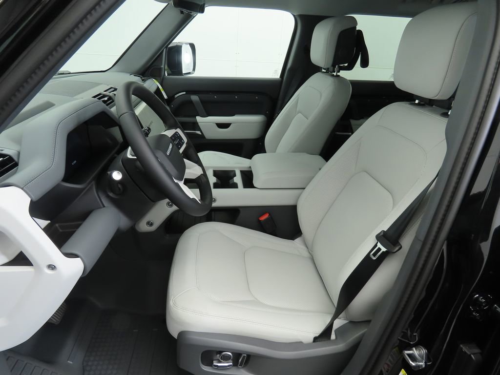 New 2026 Land Rover Defender 130 X-Dynamic SE image 19