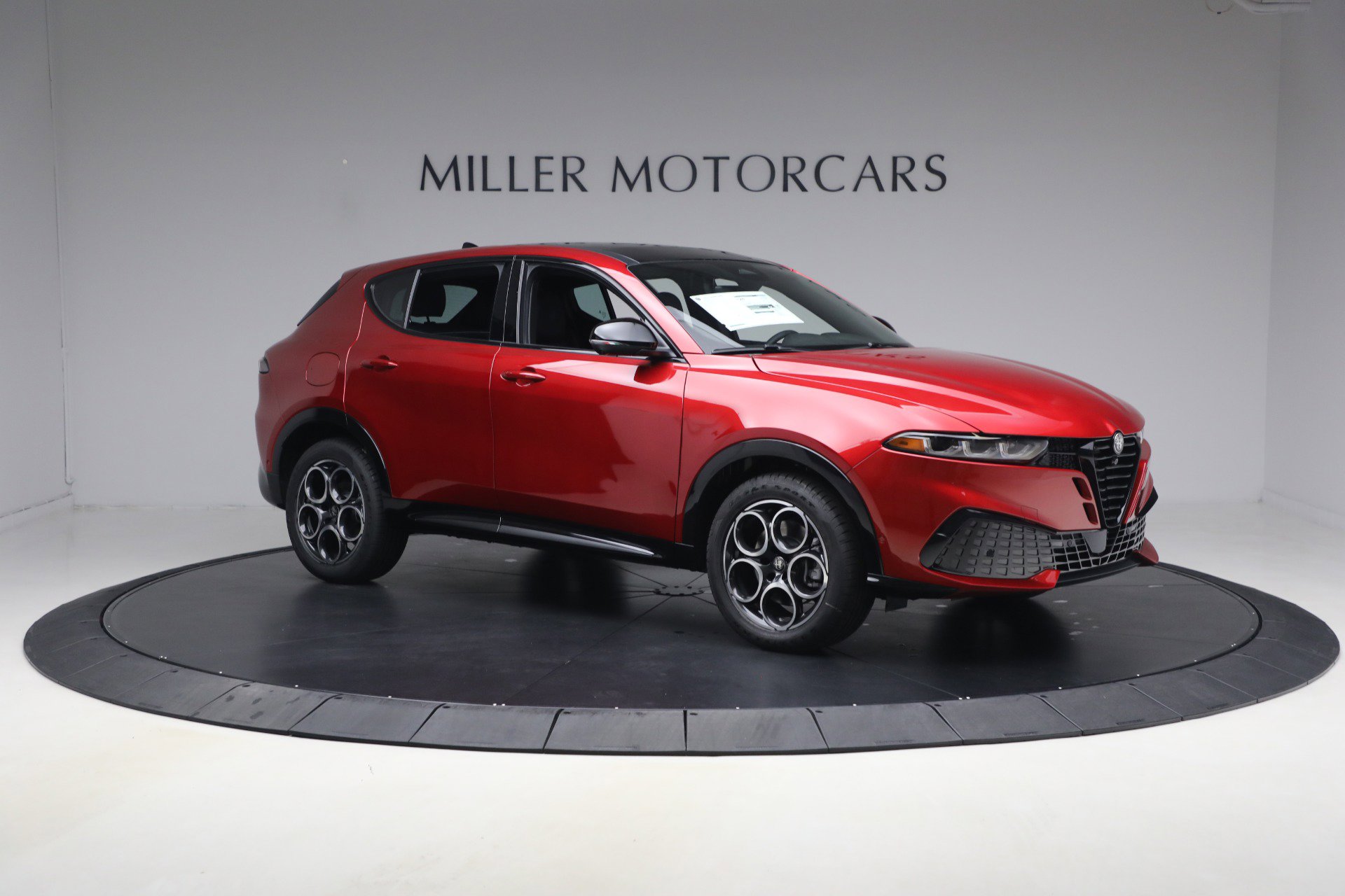 New 2026 Alfa Romeo Tonale Sprint w/ Black Premium Package AWD/4WD image 10