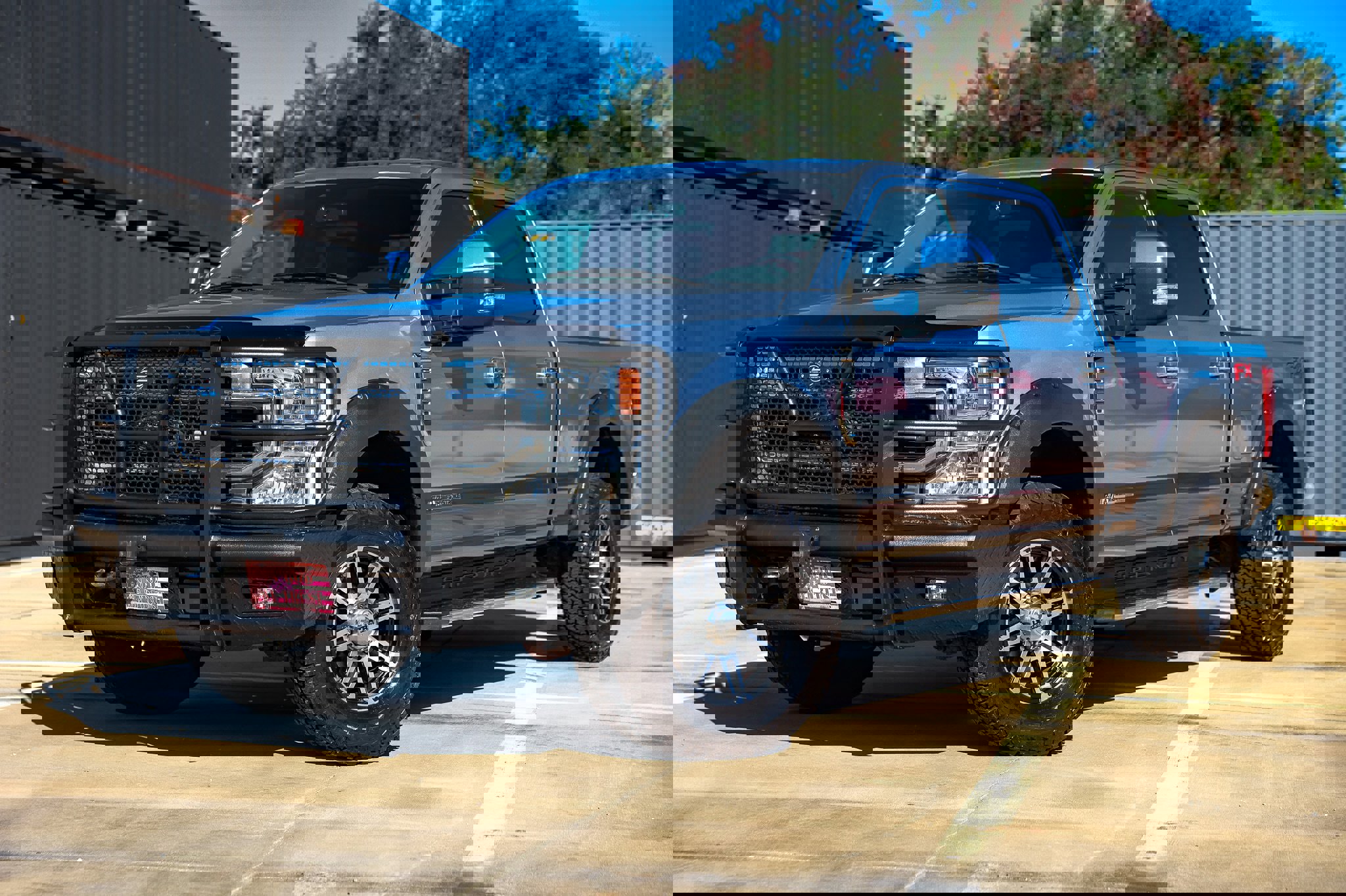 Used 2021 Ford F350 Lariat w/ Lariat Ultimate Package image 1