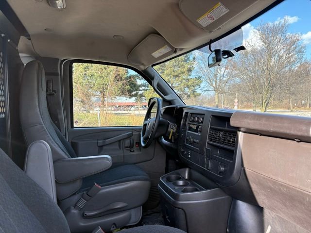 Used 2024 GMC Savana 2500 Work Van w/ Driver Convenience Package image 21