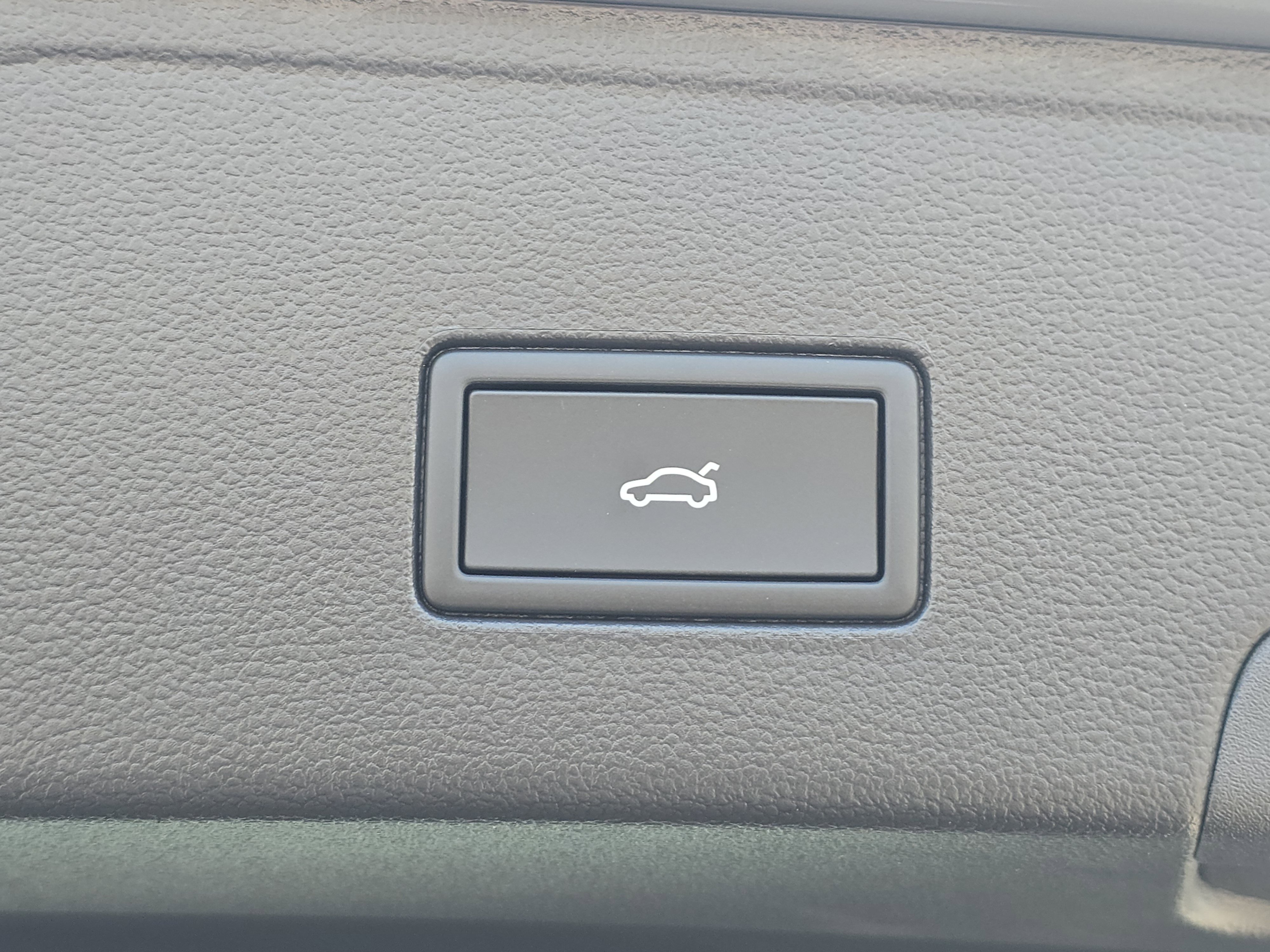 New 2026 Volkswagen Atlas Cross Sport SEL R-Line image 18