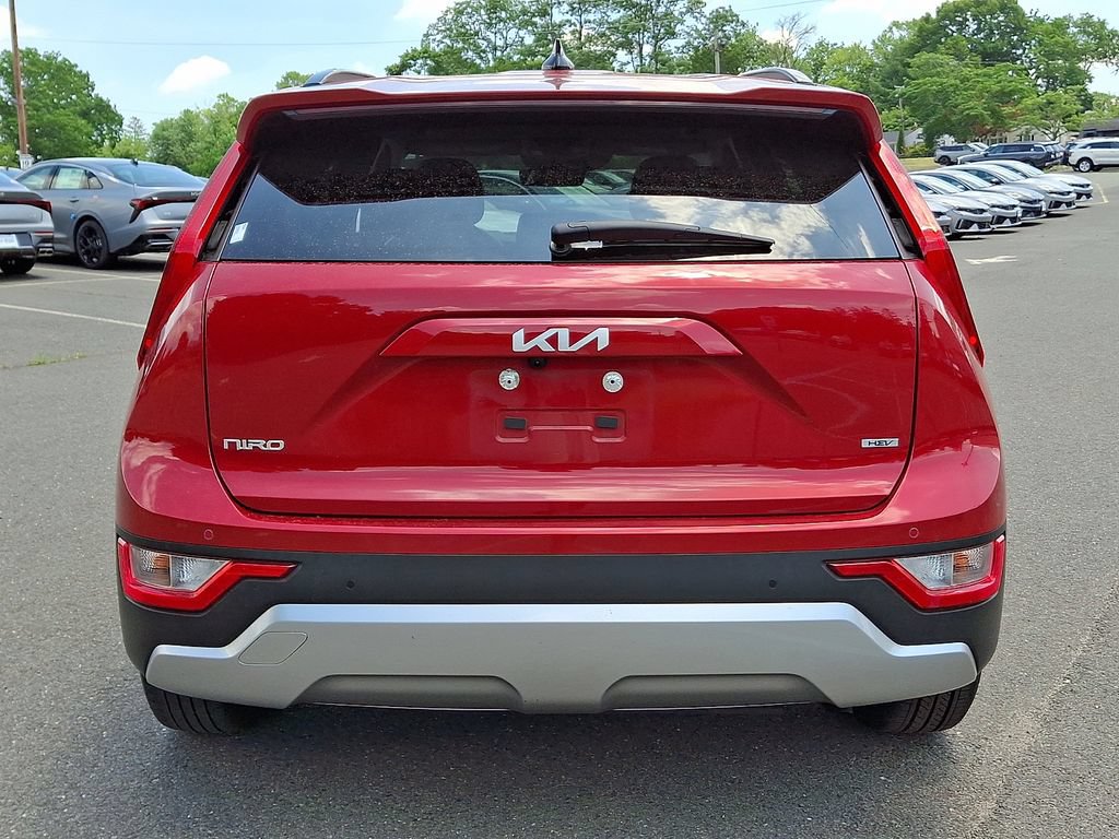 Certified 2023 Kia Niro EX FWD image 5