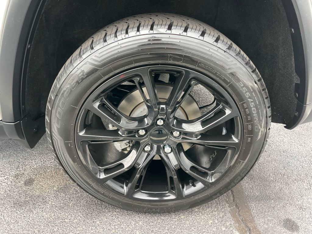 Used 2021 Jeep Grand Cherokee Laredo image 42