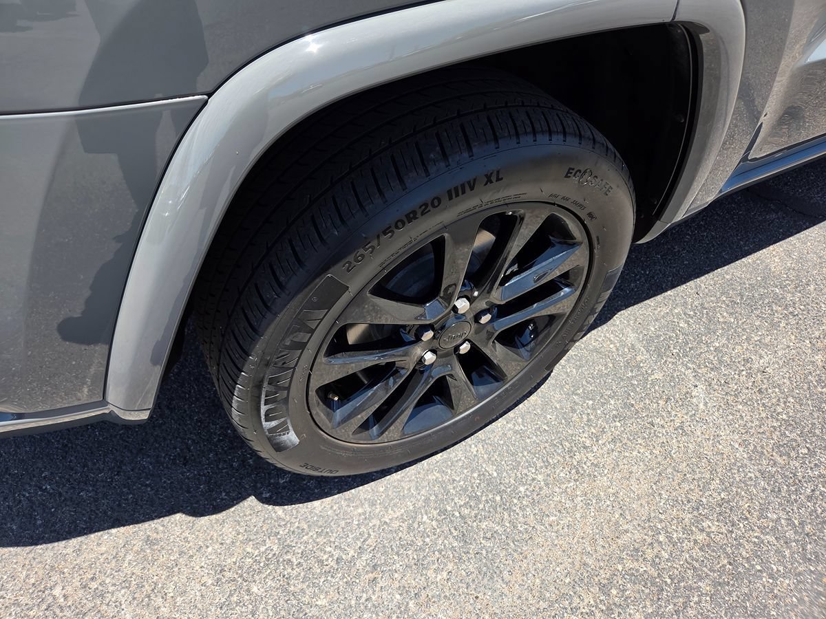 Used 2020 Jeep Grand Cherokee Altitude RWD image 10
