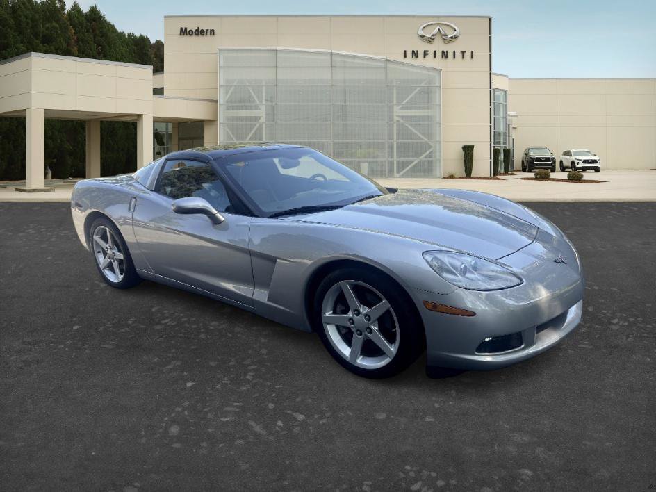 Used 2005 Chevrolet Corvette Coupe w/ Preferred Equipment Group RWD image 3
