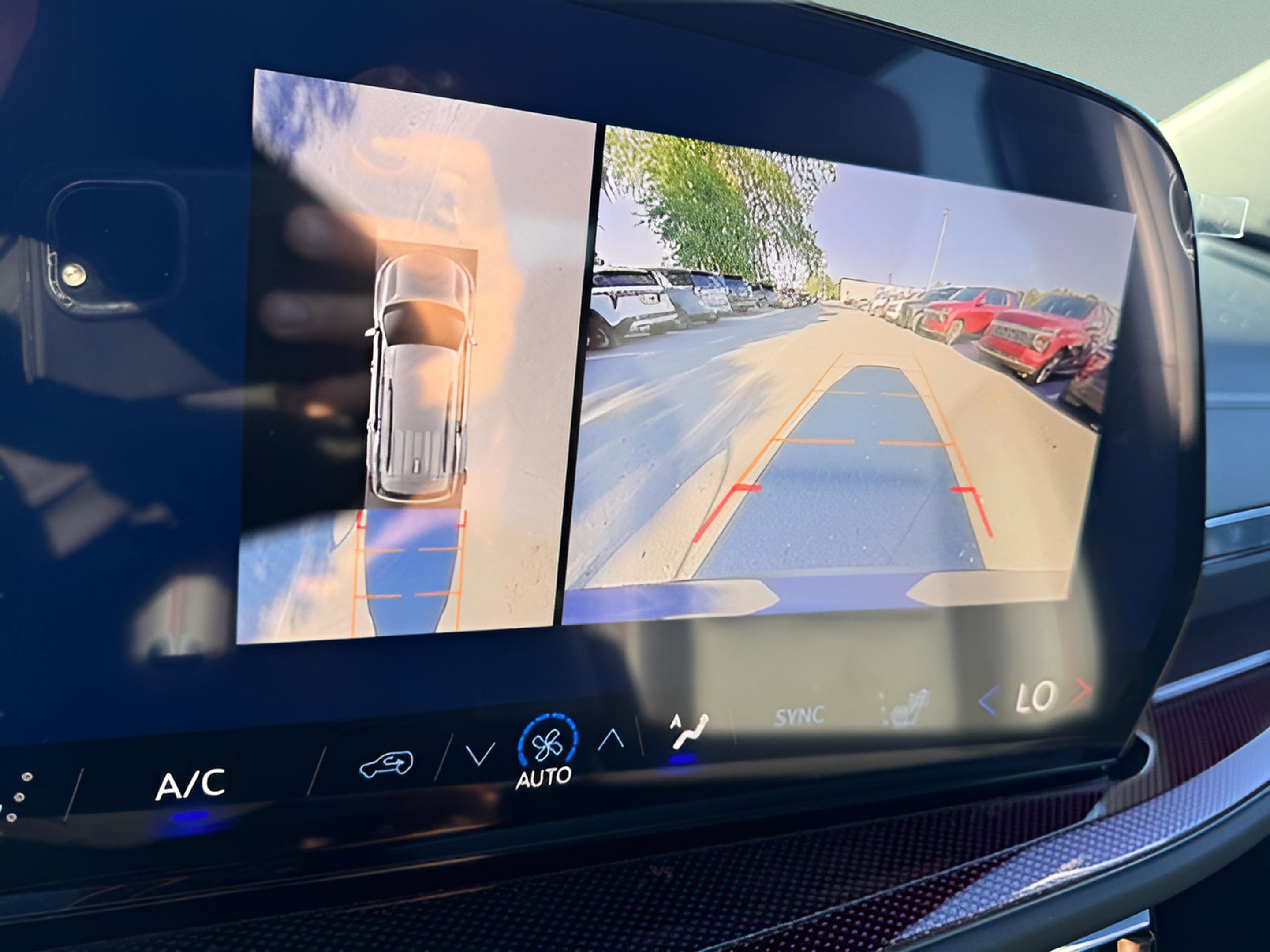 New 2026 Chevrolet Traverse Z71 w/ Driver Confidence Package image 13