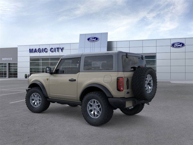 New 2025 Ford Bronco Badlands image 4