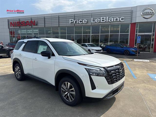 New 2026 Nissan Pathfinder SL FWD image 1
