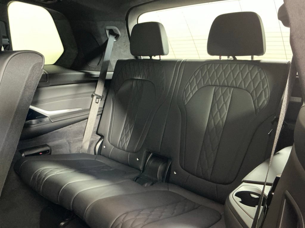Certified 2025 BMW X7 M60i w/ Executive Package AWD/4WD image 28