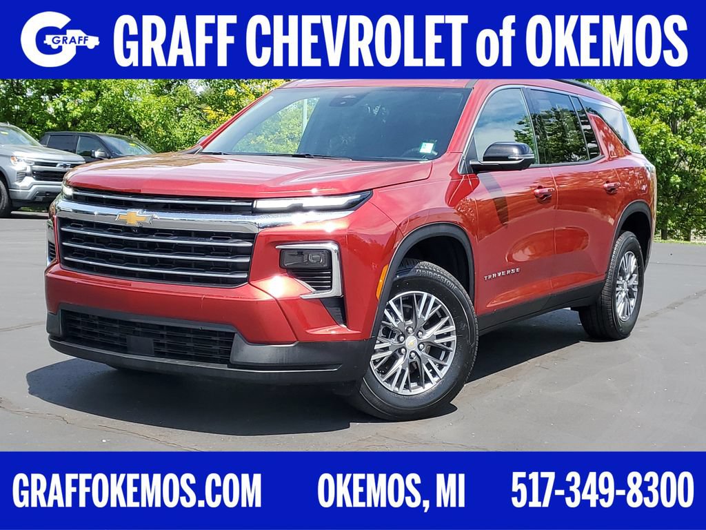Used 2025 Chevrolet Traverse LT w/ Driver Confidence Package FWD image 1