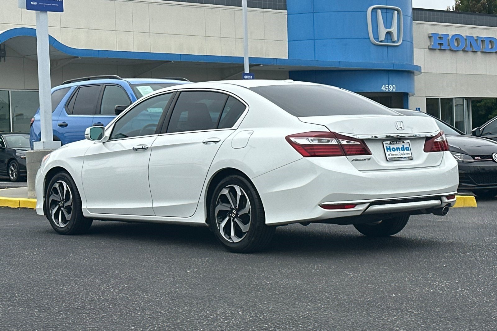 Used 2017 Honda Accord EX-L image 3