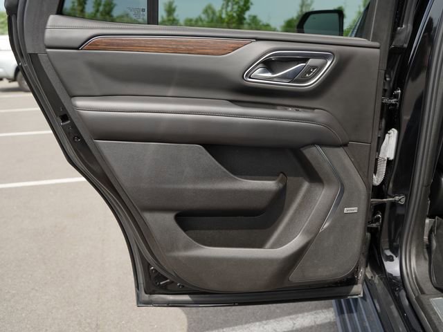 Used 2021 Chevrolet Tahoe High Country w/ Premium Package AWD/4WD image 17