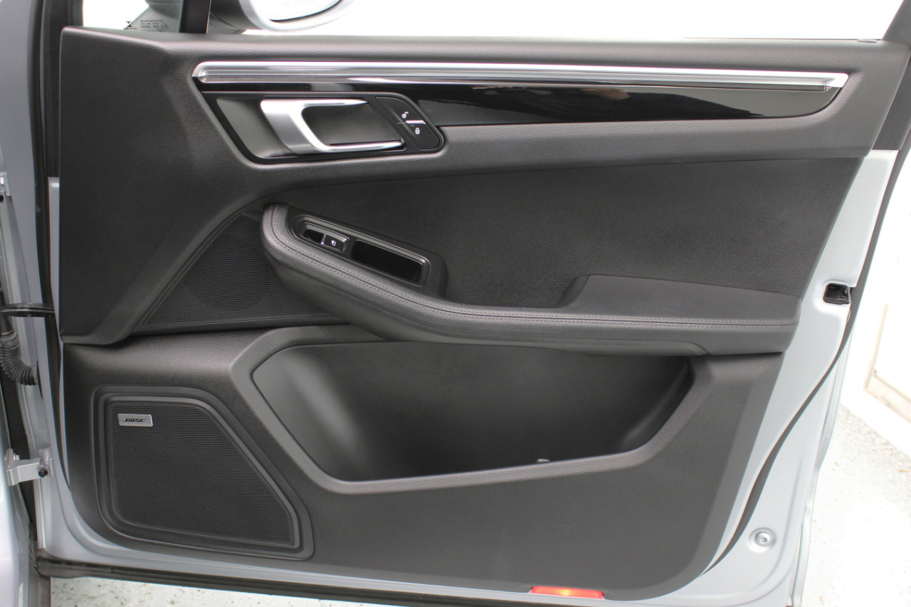 Used 2017 Porsche Macan S image 50