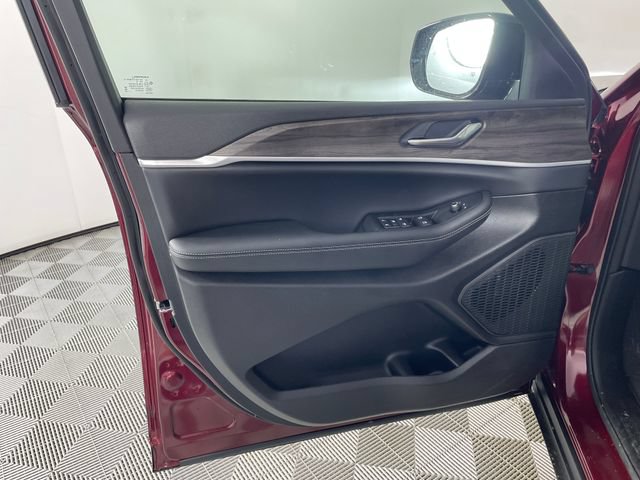 New 2026 Jeep Grand Cherokee Altitude AWD/4WD image 5