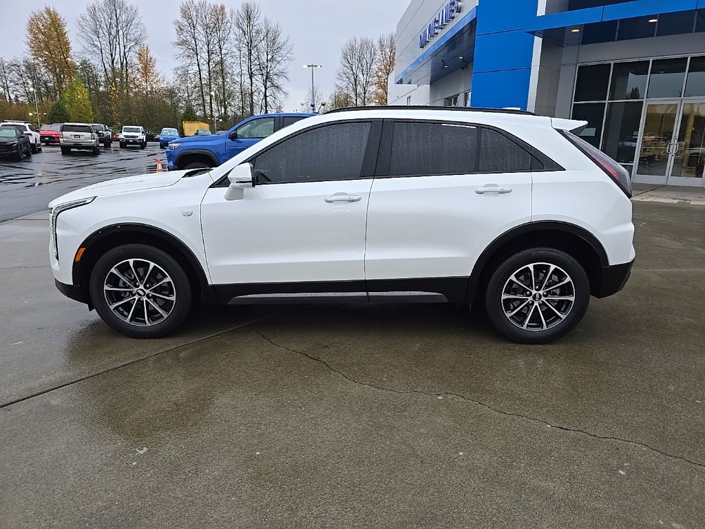 Used 2024 Cadillac XT4 Sport image 2