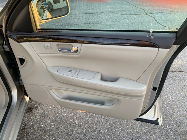 Used 2008 Cadillac DTS 1SH FWD image 18