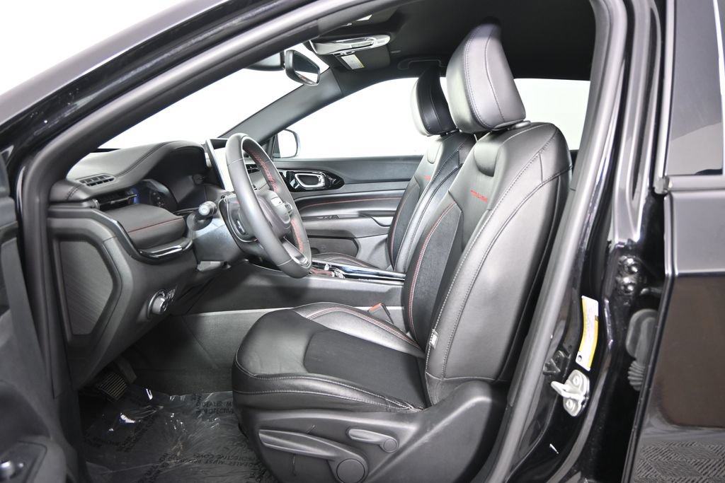 Used 2024 Jeep Compass Trailhawk AWD/4WD image 20