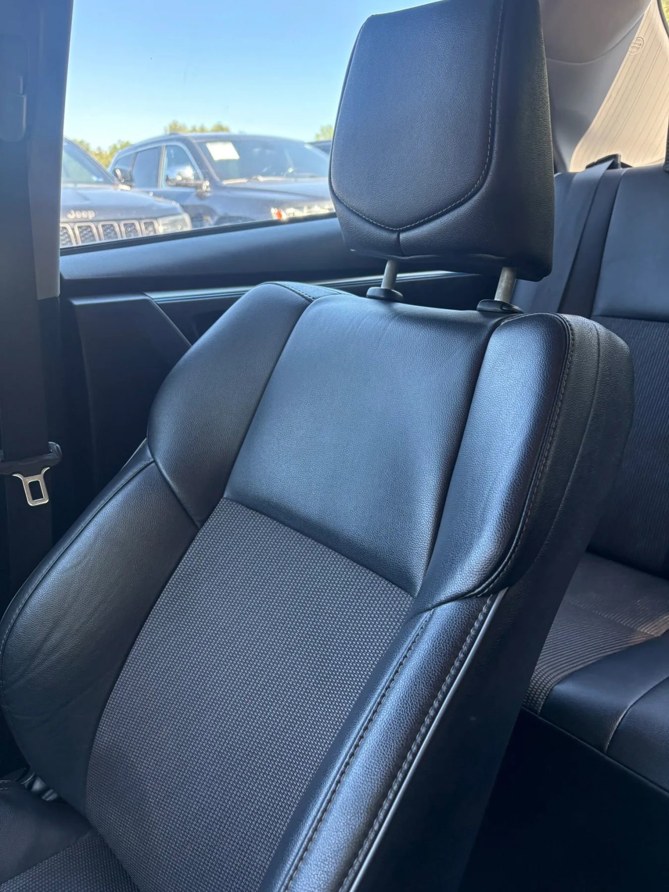 Used 2015 Toyota Corolla S FWD image 21