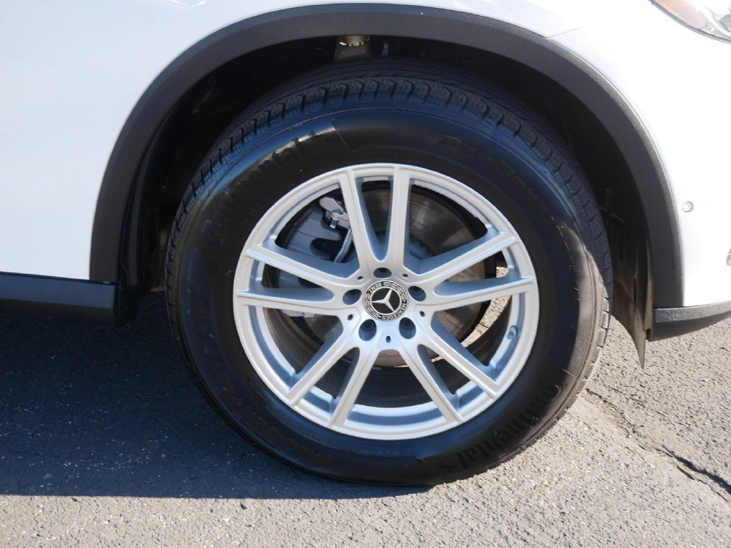 Used 2025 Mercedes-Benz GLC 300 4MATIC image 8