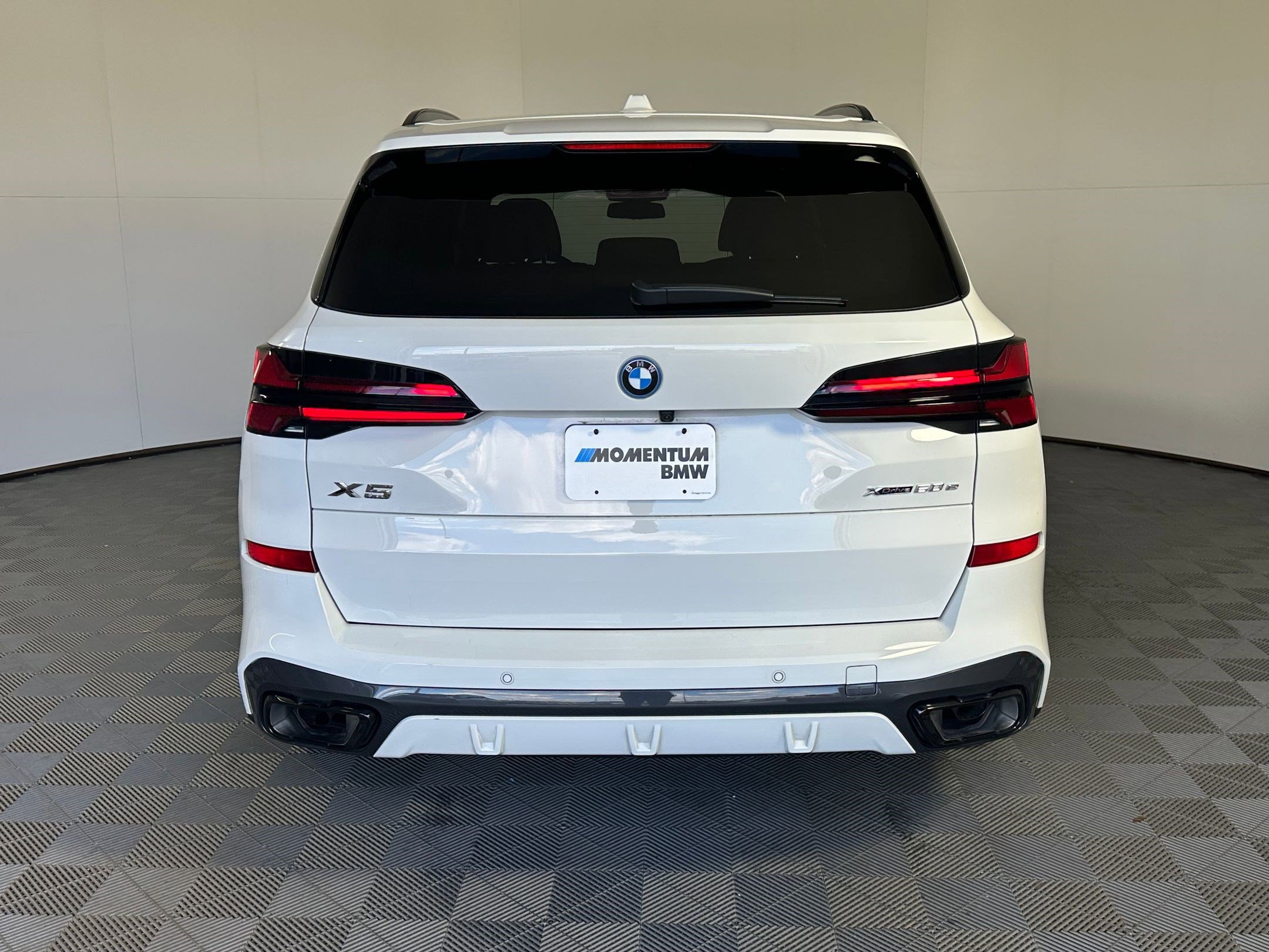 Certified 2024 BMW X5 xDrive50e w/ Executive Package image 8