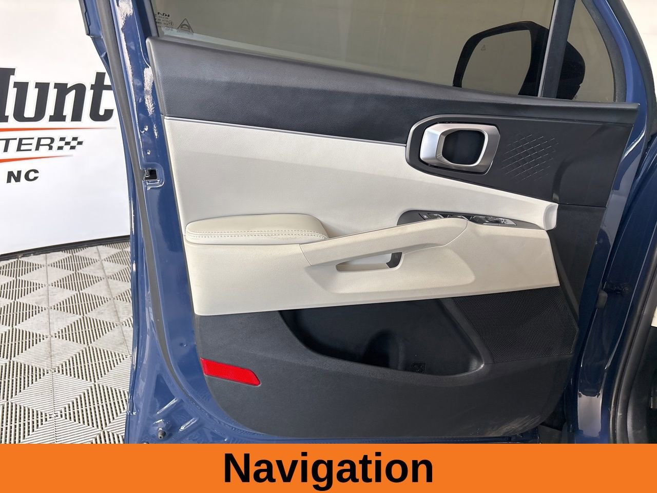 Used 2025 Kia Sorento S w/ Panoramic Sunroof Package FWD image 9