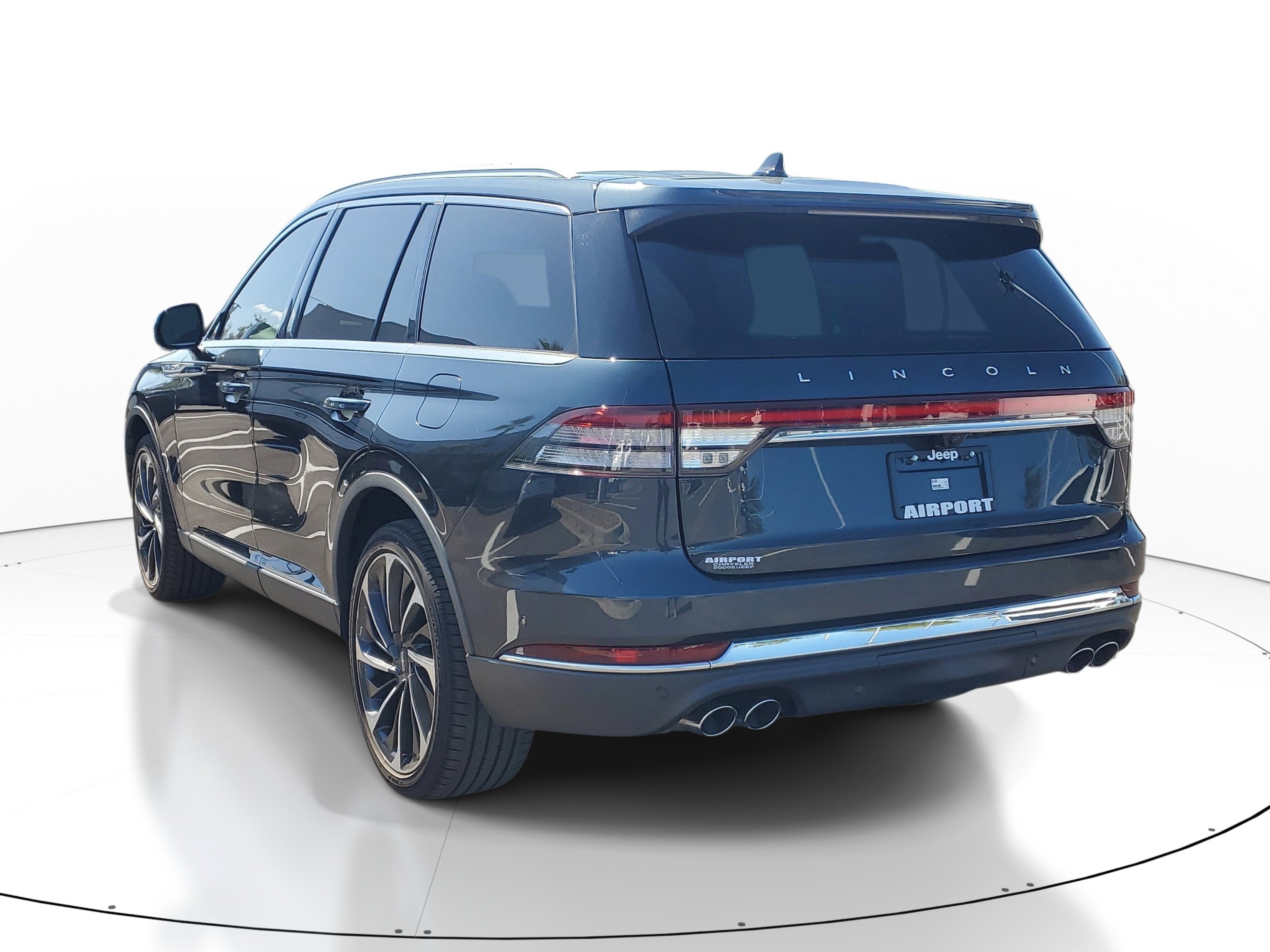 Used 2022 Lincoln Aviator Reserve w/ Equipment Group 201A image 4