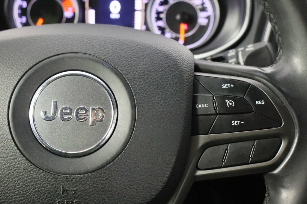 Used 2020 Jeep Cherokee Latitude Plus image 28