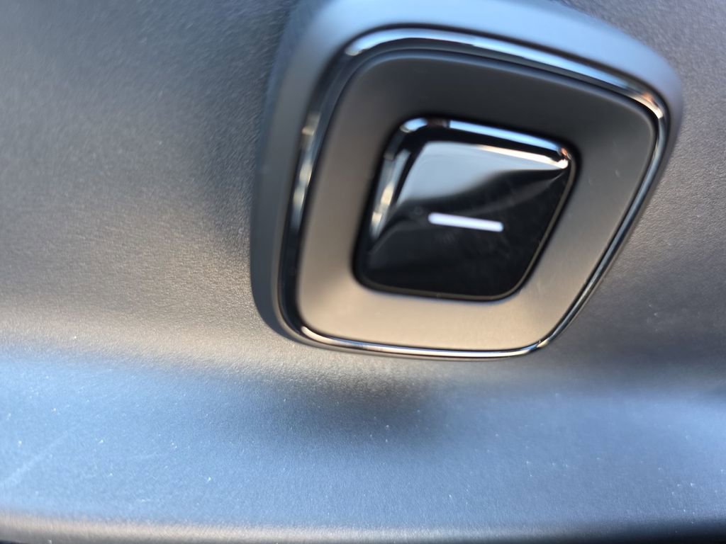 New 2026 Volvo EX30 Ultra w/ Protection Package Premier image 38