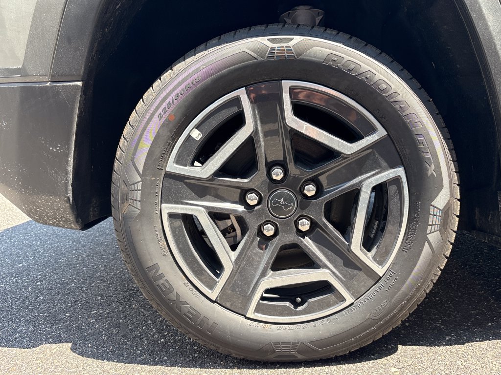 New 2026 Jeep Cherokee Laredo AWD/4WD image 30